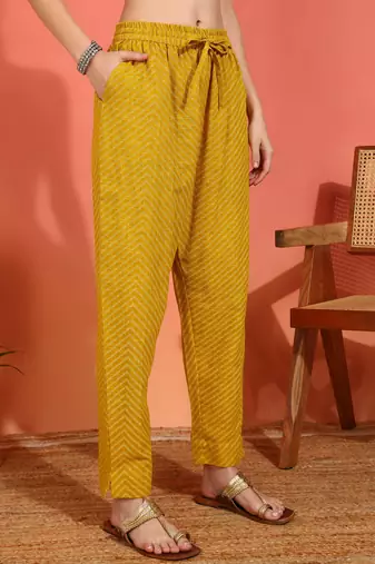 women's mustard cotton slub ikat print straight kurta with pant & dupatta (mustard)