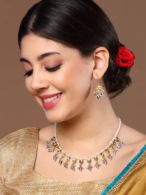 Neela daakoo haar with earrings jewellery set 1