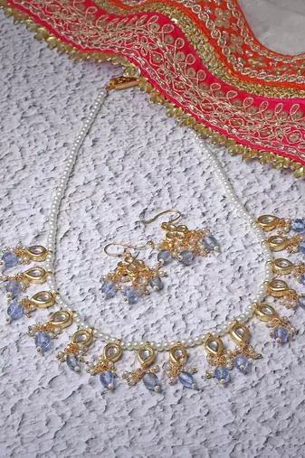 Neela daakoo haar with earrings jewellery set