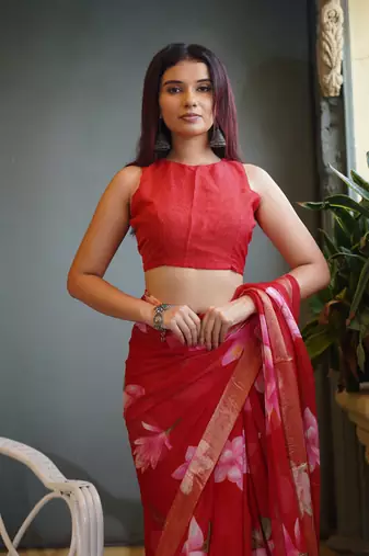 Red floral print chiffon saree with unstiched blouse piece