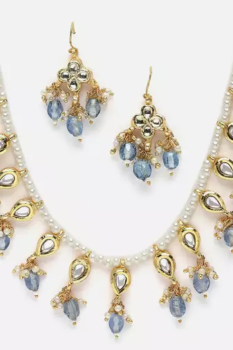 Neela daakoo haar with earrings jewellery set