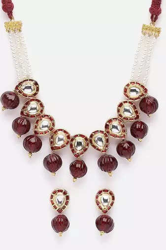 Surkh soorat haar with earrings jewellery set