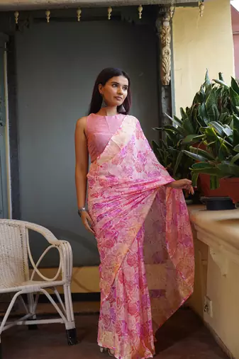 Peach floral print chiffon saree with unstiched blouse piece