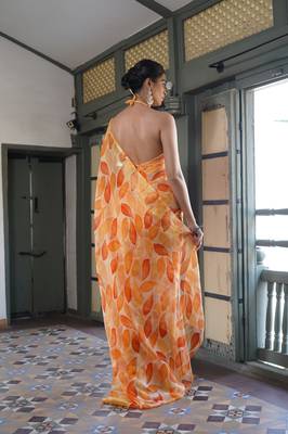 Light orange floral print chiffon saree with unstiched blouse piece 4