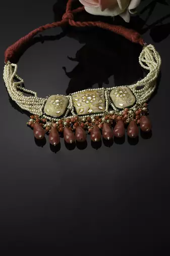 Shell chokar necklace