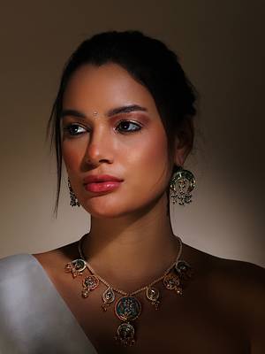 Azure gem haar necklace 1