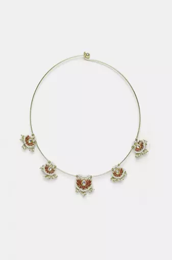 Carmine crest haar necklace