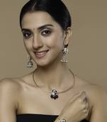 Neel garaj haar necklace