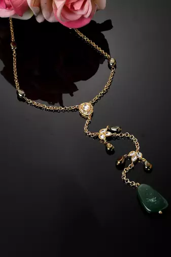 Dua haar necklace