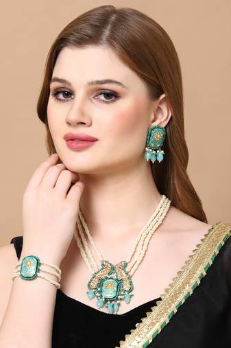 Neela shola drop earring