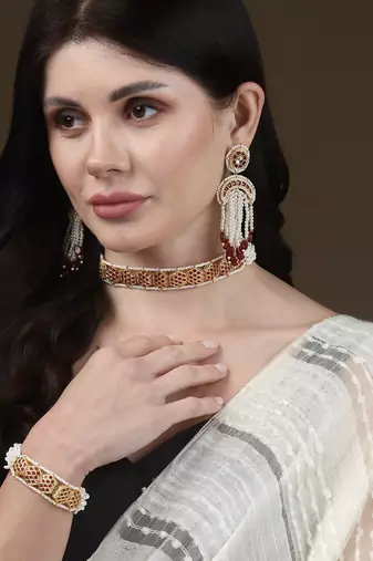 Zubaida haar necklace
