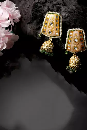 Hue jhumka earring