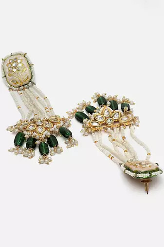Beige drop earring