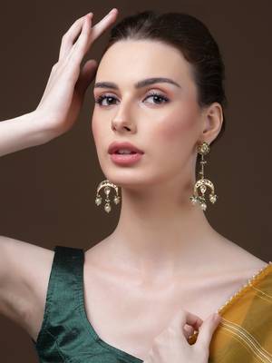 Saaz drop earring 1