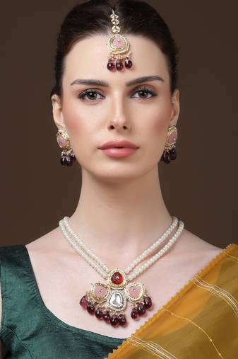 Coral drop earring