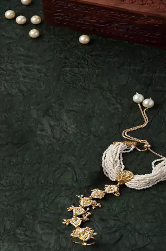 Meringue hath phool hand jewellery