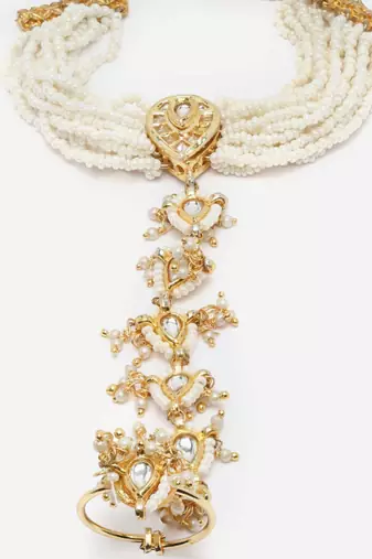 Meringue hath phool hand jewellery