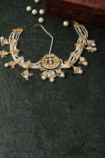 Ecru matha patti hair jewellery