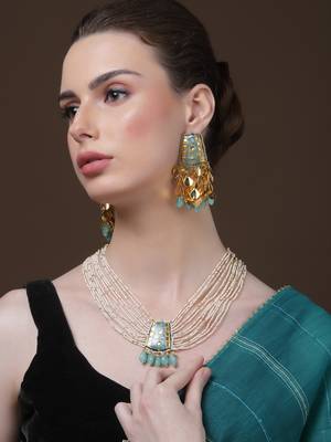 Neela guldasta haar necklace 1