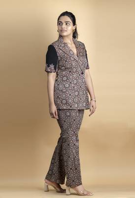 Black co ord set pure ajrakh fabric embellished with fine thread details on sleeves paired with bell bottoms 2