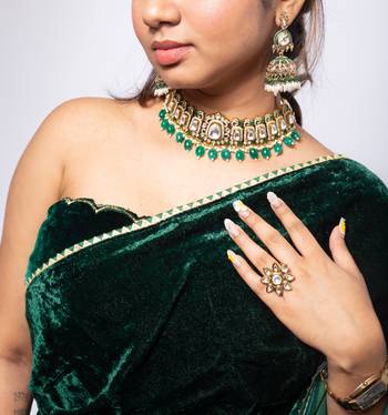 Green velvet saree for women 4