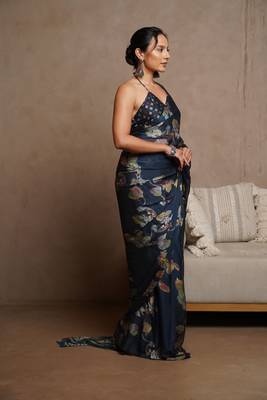 Navy blue floral print chiffon saree with unstiched blouse piece 5
