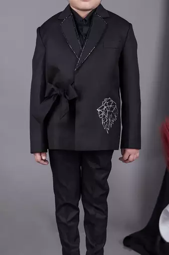 Black knot side blazer with hand embroidered with pant set