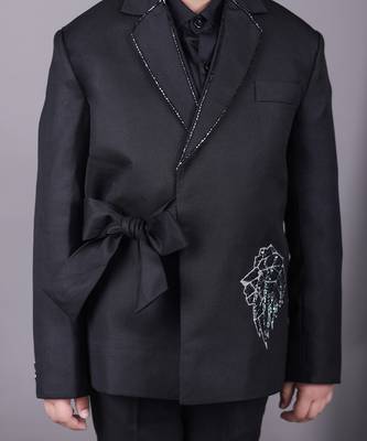 Black knot side blazer with hand embroidered with pant set 4
