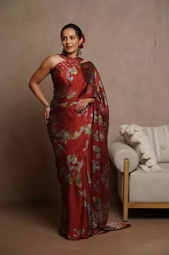 Red floral print chiffon saree with unstiched blouse piece