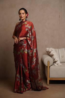 Red floral print chiffon saree with unstiched blouse piece 4