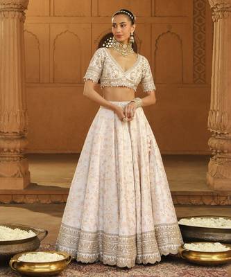 Mehnoor Maryam Dasiy Ivory Heavy Lehenga Set 2