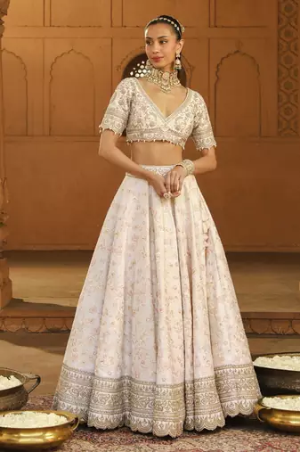 Mehnoor Maryam Dasiy Ivory Heavy Lehenga Set