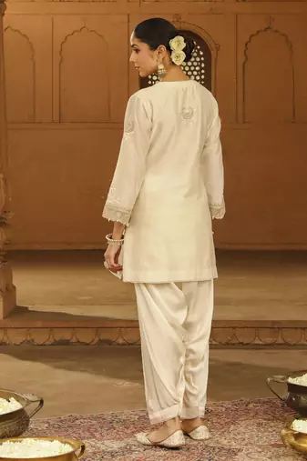 Mehnoor ashira daisy ivory short kurta with salwar set