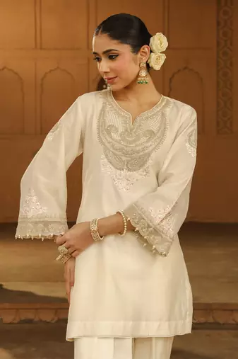 Mehnoor ashira daisy ivory short kurta with salwar set