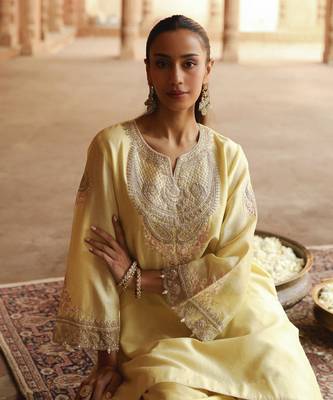Mehnoor ashira lemon yellow short kurta with salwar set 4