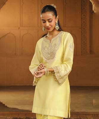 Mehnoor ashira lemon yellow short kurta with salwar set 5