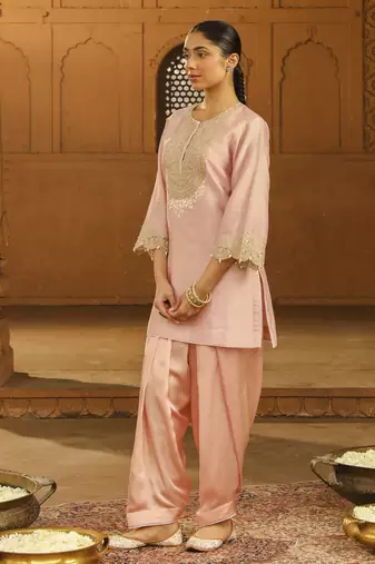 Mehnoor arisa blush pink short kurta with salwar set