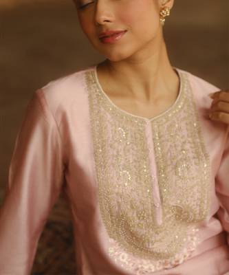 Mehnoor arisa blush pink short kurta with salwar set 4