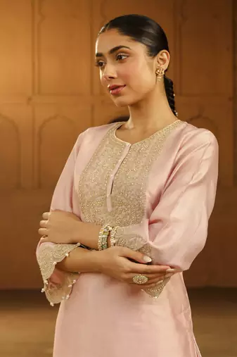Mehnoor arisa blush pink short kurta with salwar set