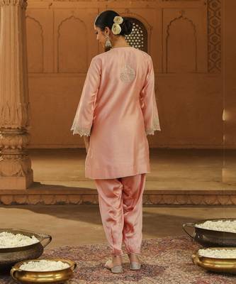 Mehnoor arisa off-rose short kurta with salwar set 2
