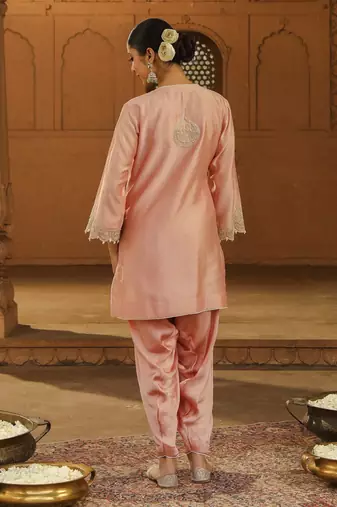 Mehnoor arisa off-rose short kurta with salwar set