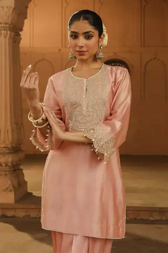 Mehnoor arisa off-rose short kurta with salwar set