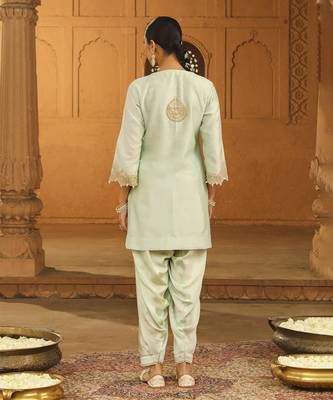 Mehnoor arisa misty green short kurta with salwar set 2