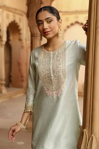Mehnoor arisa misty green short kurta with salwar set
