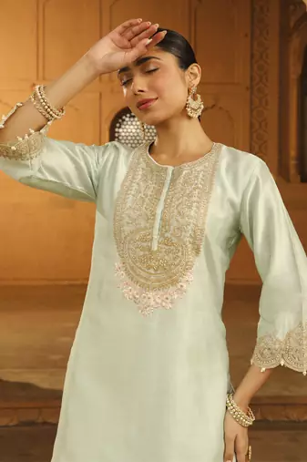 Mehnoor arisa misty green short kurta with salwar set