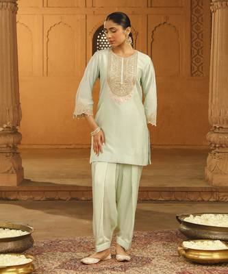 Mehnoor arisa misty green short kurta with salwar set 5