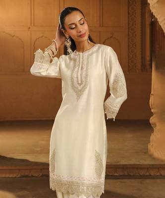 Mehnoor anika daisy ivory short kurta with dhoti set 4