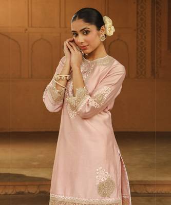 Mehnoor ernika off-rose short kurta with dhoti set 3