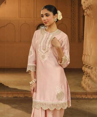Mehnoor ernika off-rose short kurta with dhoti set 4