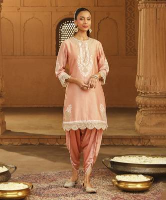 Mehnoor Ernika Off-Rose Short Kurta With Dhoti Set 1
